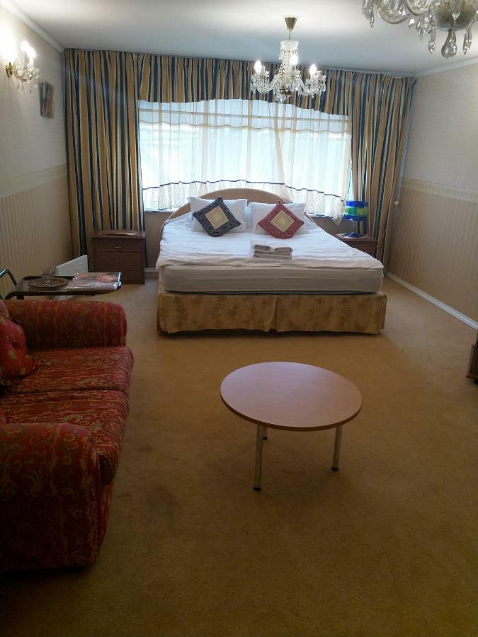 777 Bed & Breakfast *